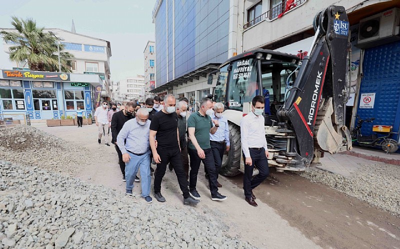 Başkan Büyükakın, Karamürsel’deki altyapı çalışmalarını denetledi