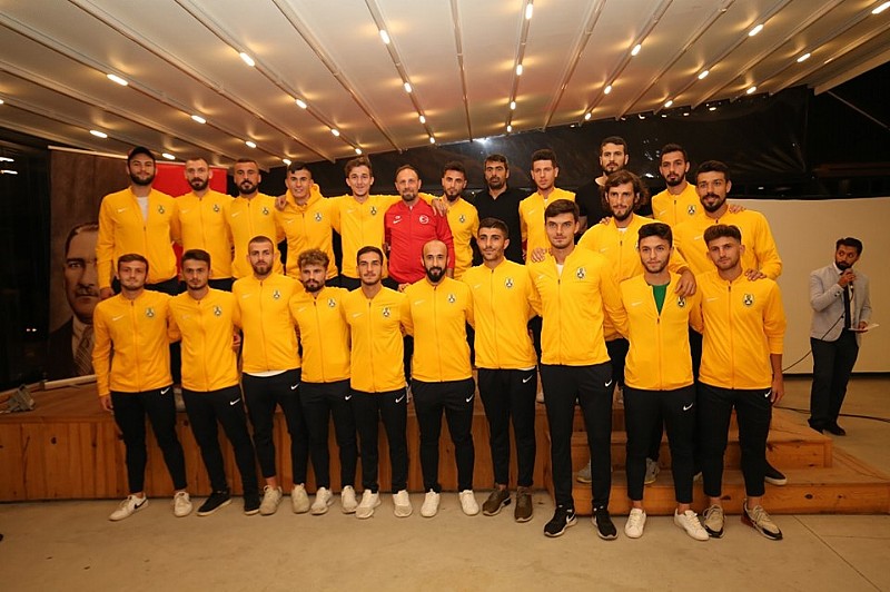 Karamürselspor un Galası Coşkulu Geçti