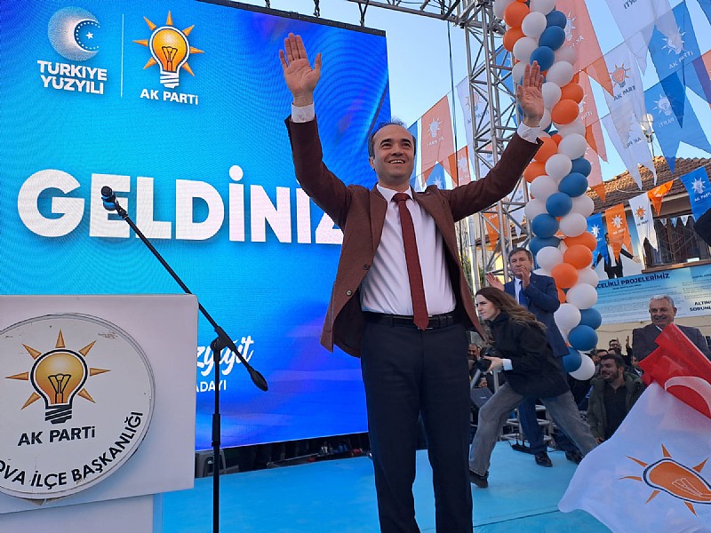 Ak Parti Altınova Belediye Başkan Adayı Regaip Ahmet Özyiğit‘e Altınova halkından tam destek