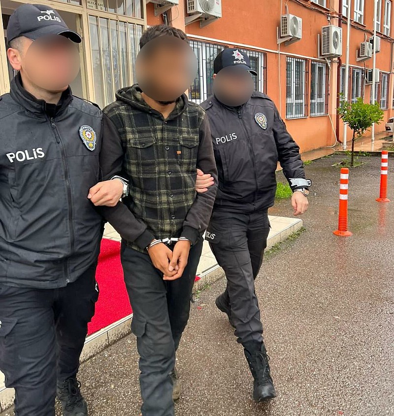 Telefonla arayarak Karamürselli bir vatandaşı dolandıran sahte polis Yalova da yakalandı
