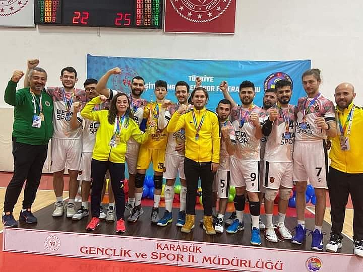 Gölcük İşitme Engelliler Erkekler Voleybol Takımı Türkiye Şampiyonu Oldu