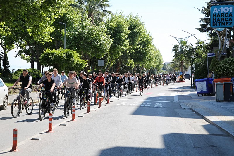 Karamürsel'de 19 Mayıs Bisiklet Turu Düzenlendi