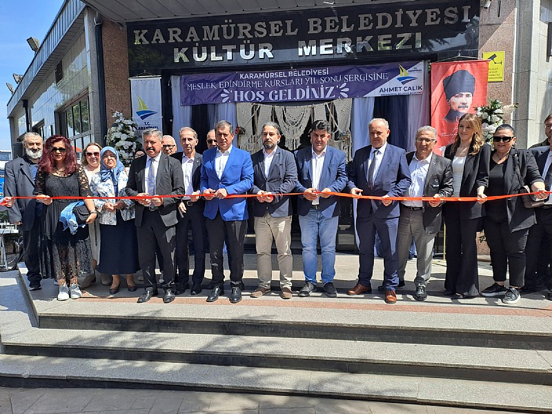 Karamürsel ’de KARMEK 2024 Yıl Sonu Sergisi Açıldı