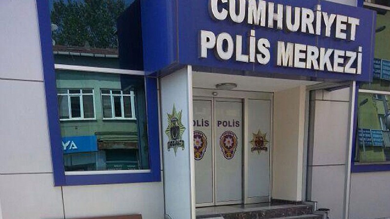 Suriyeli Polis Karakolunda Dehşet Saçtı. 2 Polis Memurunu Yaraladı	