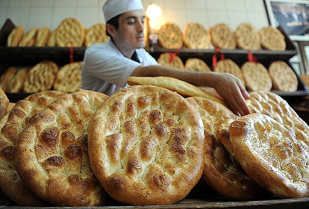 310 gram ramazan pidesi 10 TL'den satılacak