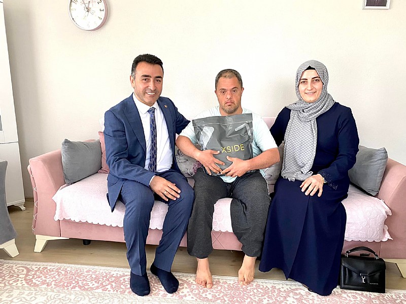 Tavşanlı Belediye Başkanı Mücahit Kaçar Özel İnsanları Unutmadı	