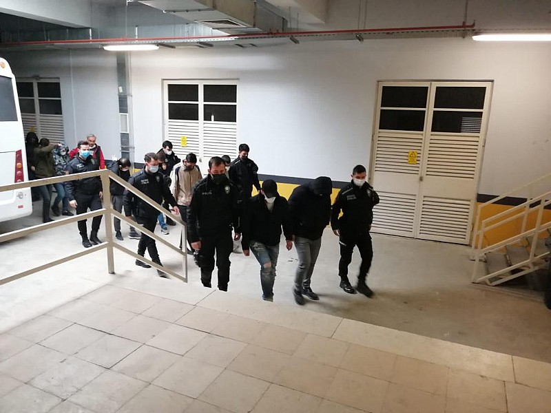 İnternet dolandırıcıları tutuklandı	