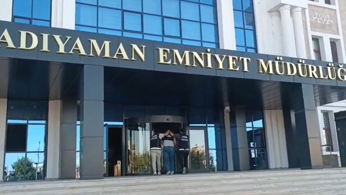 Adıyaman’da cezaevi firarisi uyuşturucu ve silah suçlarından yakalandı  - Videolu Haber