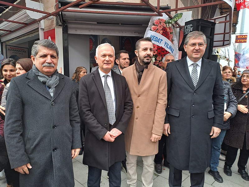 CHP Karamürsel Belediye Başkan Adayı Ahmet Çalık “ Bizim belediye başkanlığımızda gölge başkanlık olmayacak. Perdenin önünde ve arkasında başka birileri olmayacak. Karamürsel‘i hak ettiği yere taşıyacağız “