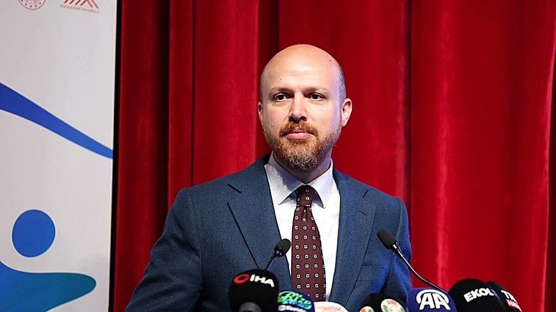 Bilal Erdoğan'dan ilginç açıklama “Gelir arttıkça çocuk sayısı azalıyor” Dedi. Vatandaşlarda Erdoğan'a ” sizin gibi tuzumuz kuru değil, maaşlarla geçinemiyoruz o yüzden çocuk yapamıyoruz” cevabını verdiler. 