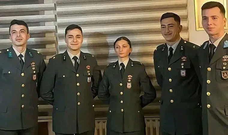 Teğmenler, 'Atatürk'ün askerleriyiz' demişti, görevi iade ediliyor