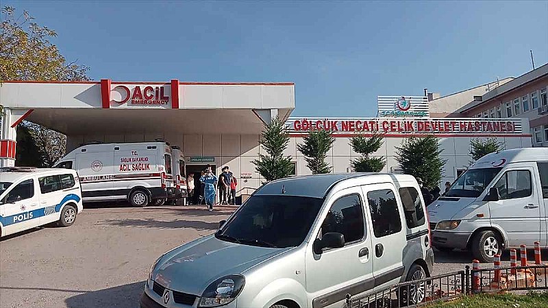  Gölcük' te Amca ile yeğen arasında çıkan kavga, kanlı bitti
