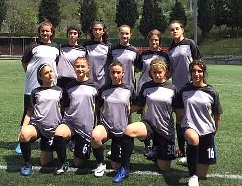 Karamürsel ’den 4 kız futbolcu Milli Takıma çağrıldı