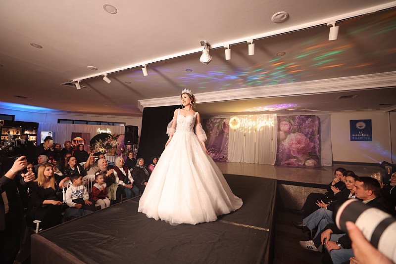 Geleneksel 2. Evlilik ve Düğün Fuarının Son Günündeki Defile Muhteşem İlgi Gördü