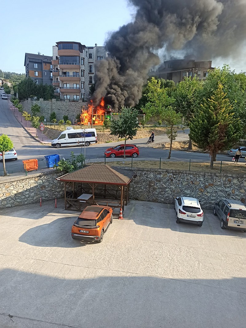 Karamürsel’de oyun parkında yangın!