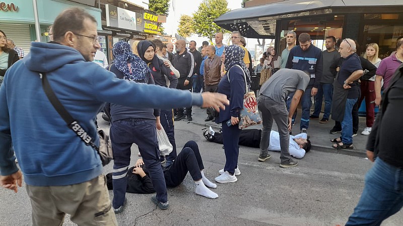 Karamürsel’de motosiklet ile otomobil çarpıştı.2 Yaralı