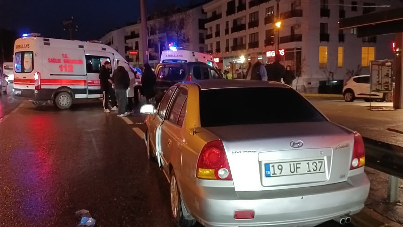 Karamürsel'de trafik kazası: 3 yaralı