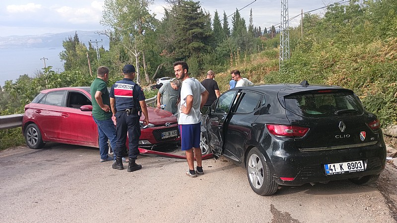 Karamürsel'de trafik kazası, 5 yaralı