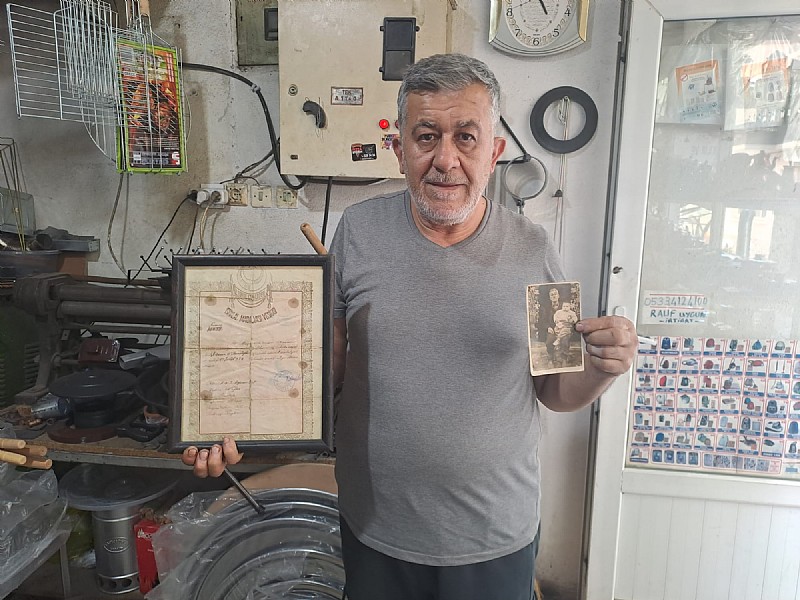 Karamürselli Cobo Mustafa lakaplı Mustafa Uygun'un İstiklâl  Madalyası, torunu Rauf Uygun tarafından saklanıyor