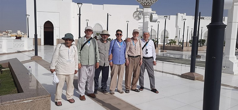 Hacı adayları Mekke' den Karamürsel' e sevgi ve selamlarını gönderdi