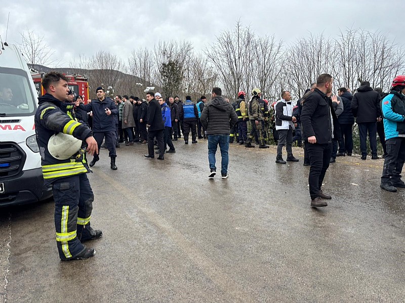 Belediye otobüsü devrildi. 12 kişi yaralandı