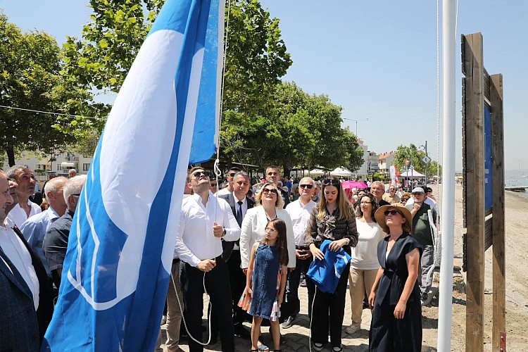 Kaytazdere Sahiline Mavi Bayrak asıldı