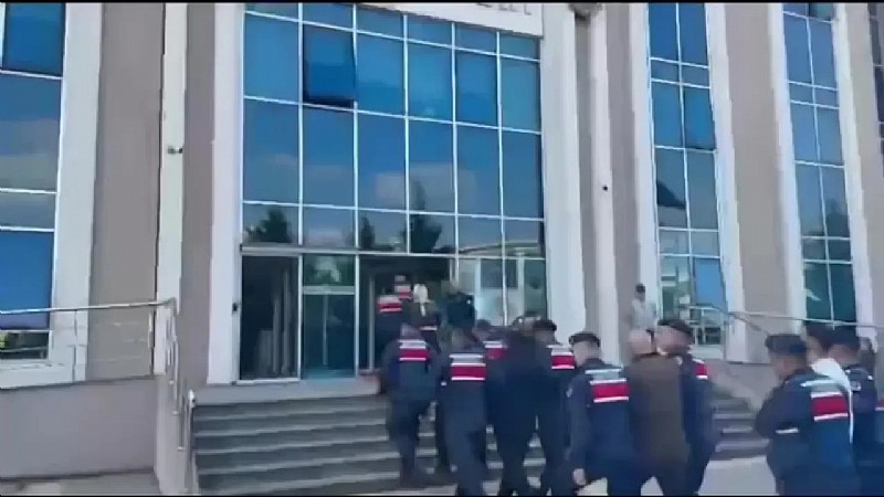 Gölcük'de Siber Dolandırıcılara Şafak Operasyonu: 7 Tutuklama!