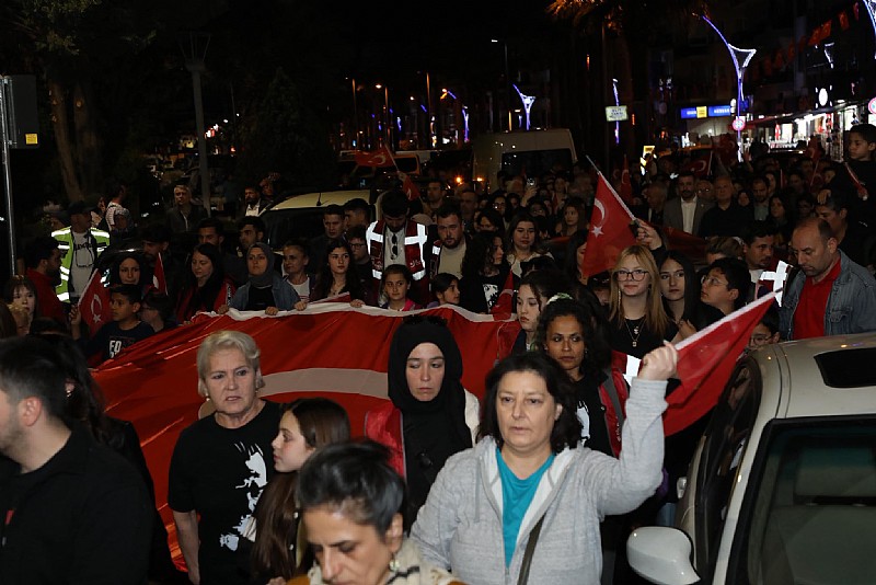 Karamürsel'de 19 Mayıs Gençlik Yürüyüşü