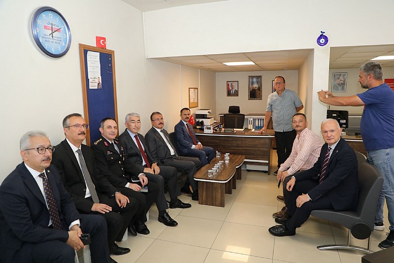 Kocaeli Valisi İlhami Aktaş’tan Karamürselli Muhtarlara Ziyaret