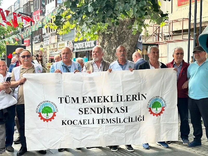 Emekliler,” İnsanca yaşamak için hakkımız olan emekli maaşını istiyoruz”